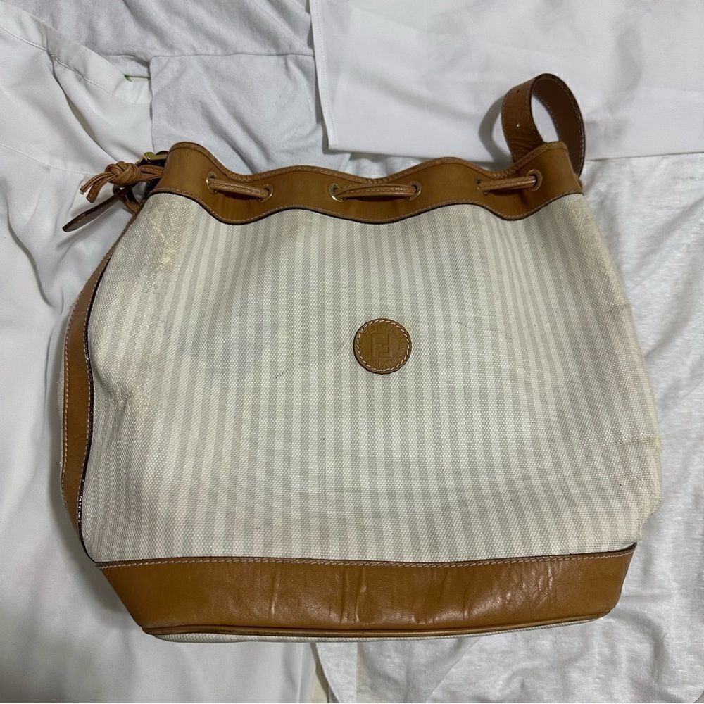 Fendi—White & Tan Bucket Shoulder Bag - Picture 2 of 16